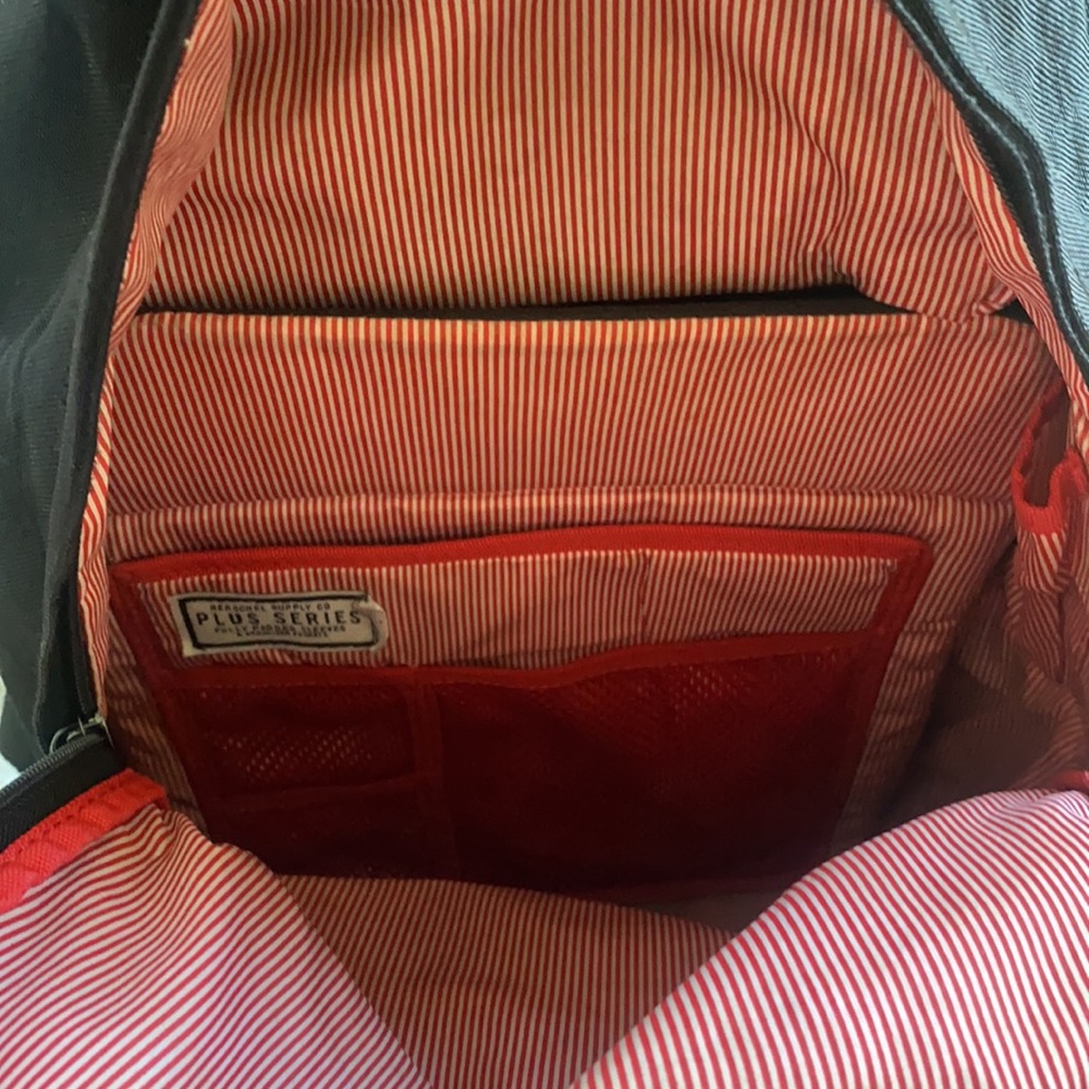 Herschel Backpack - Picture 9 of 9